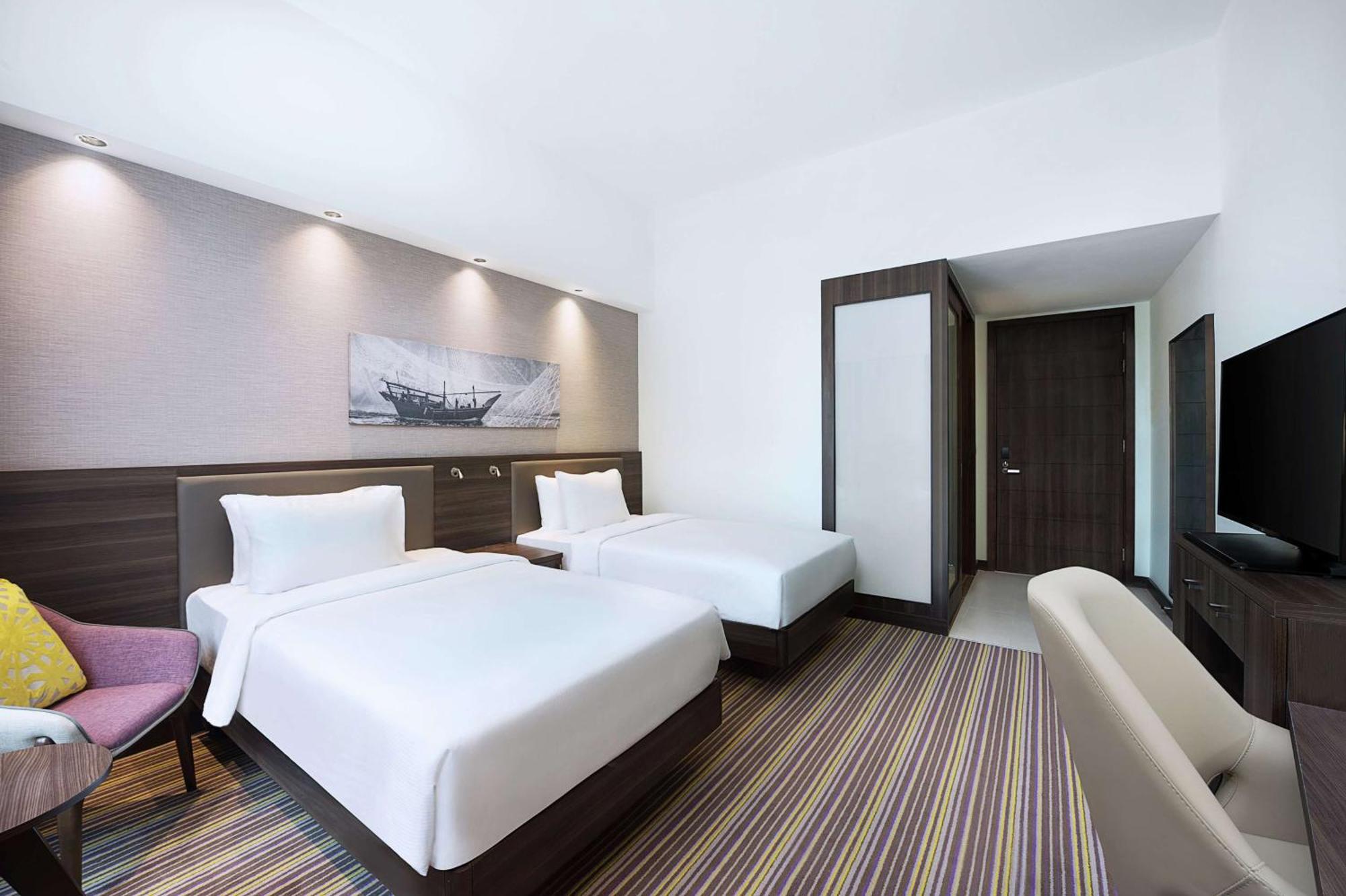 Hampton By Hilton Dubai Airport Hotel Bagian luar foto